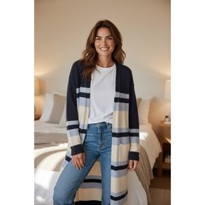 Fluffy,‎ Soft, Cozy ~ Freshman 1996 cardigan ~ Medium ~ It has POCKETS